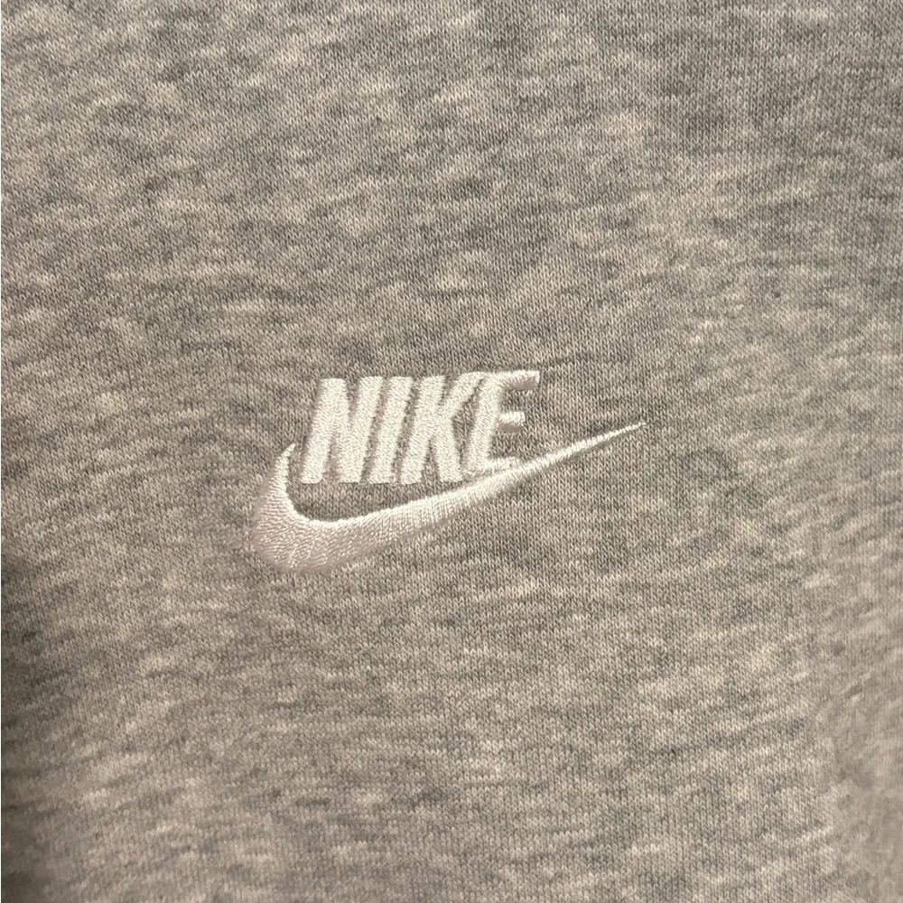 NEW Nike Men's Sportswear Club 1/2-Zip Pullover Sweatshirt - Picture 4 of 7